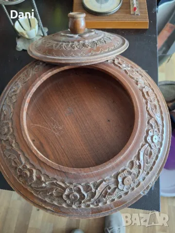 Голям дървен гравиран съд 30 см диаметър , снимка 2 - Антикварни и старинни предмети - 49455507