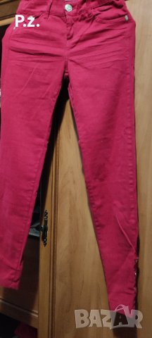 Продавам дамско юношески панталон 