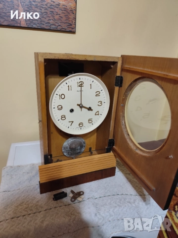 Руски механичен часовник , снимка 2 - Антикварни и старинни предмети - 52832752