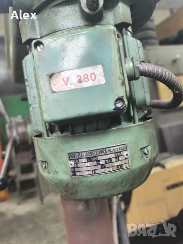 Колонна бормашина италианска в идеално състояние , снимка 6 - Бормашини - 52881560
