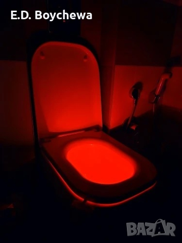 Многоцветно осветление за тоалетна чиния ToiLight TV200, снимка 2 - Декорация за дома - 44895052