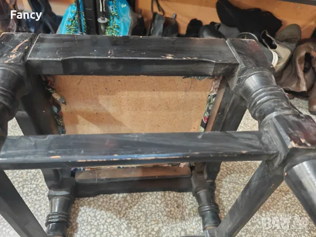 Стара табуретка , снимка 7 - Антикварни и старинни предмети - 47550325