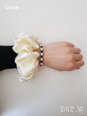 Скрънчи + гривничка, снимка 12 - Бижутерийни комплекти - 32678132