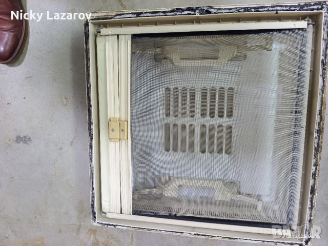 Продавам употребявана капандура (люк) за кемпер (каравана), за отвор 480х480 мм., снимка 3 - Части - 52319494