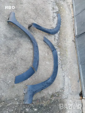 Пластмасови вежди за калник Дачия Дъстър модел 2010г-2017г.