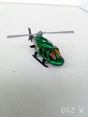 Метален хеликоптер, снимка 1 - Влакчета, самолети, хеликоптери - 32698007