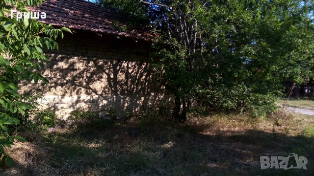 Продавам дворно място 1800м2 в с. Островче, снимка 10 - Парцели - 37517139