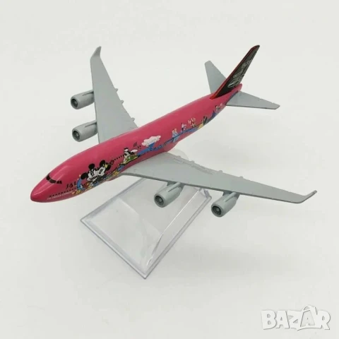 Boeing 747 самолет модел макет Мики Маус Мини Дисни Аладин геори, снимка 2 - Коли, камиони, мотори, писти - 50915780