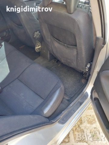 Продавам Волво В 40,1,8-2001 г. , снимка 9 - Автомобили и джипове - 51756490