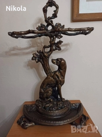 Викторианска чугунена стойка за чадъри с хрътка. Период 1920-1929, снимка 2 - Антикварни и старинни предмети - 52011672