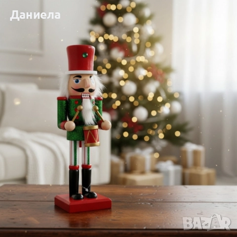 Коледна дървена фигурка Лешникотрошач – Перфектния вълшебен декор, снимка 3 - Декорация за дома - 52477792