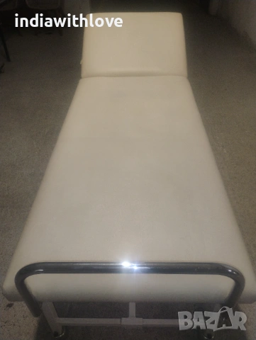 Медицинска  кушетка 