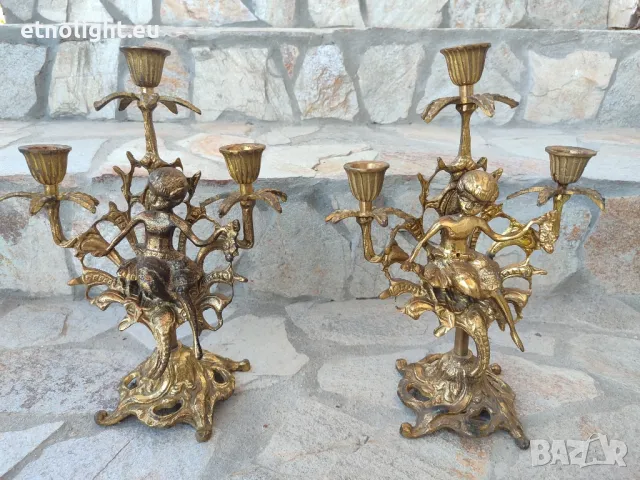 Комплект старинни испански тройни бронзови свещници с фигури на херувими 