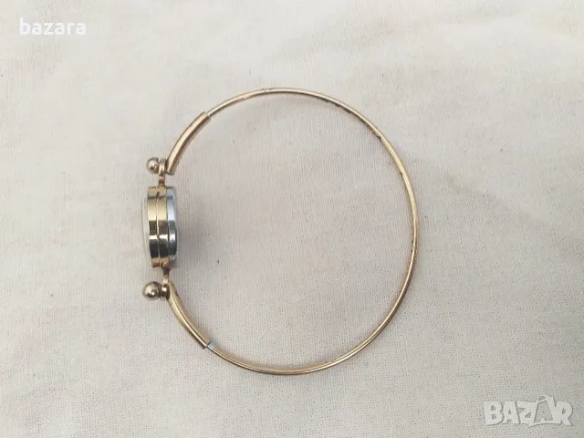 Дамски часовник гривна, снимка 2 - Дамски - 50302842