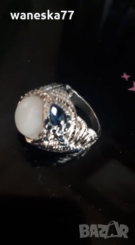Дамски пръстен със сребърно покритие S925 - млечно бял камък и сини кристали, снимка 5 - Пръстени - 27525342