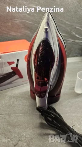 Ютия, Solac, PV2040, Вертикално гладене, 220g/min Пара, Червено/бяло, снимка 3 - Ютии - 48632103