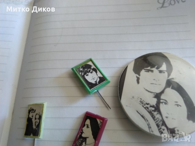 Значки от соца Ленард Уайтинг и Оливия Пъти- Ромео и Жулиета, снимка 3 - Колекции - 33494467