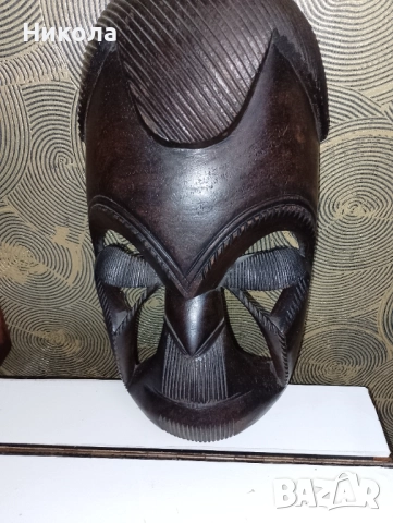 Абаносова голяма маска