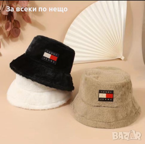 Дамска зимна шапка тип идиотка Karl Lagerfeld👒Tommy Hilfiger👒Prada👒Emporio Armani, снимка 4 - Шапки - 43238195