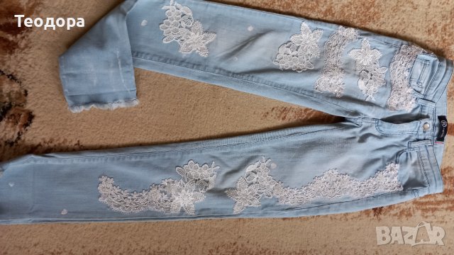 Дънки с дантела