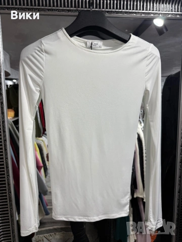 Нова блуза налична в S u M размер , снимка 3 - Блузи с дълъг ръкав и пуловери - 53122163