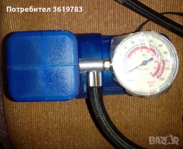 Продавам компресор 12в, снимка 2 - Аксесоари и консумативи - 52976218