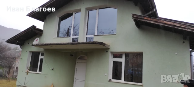 Продавам двуетажна къща