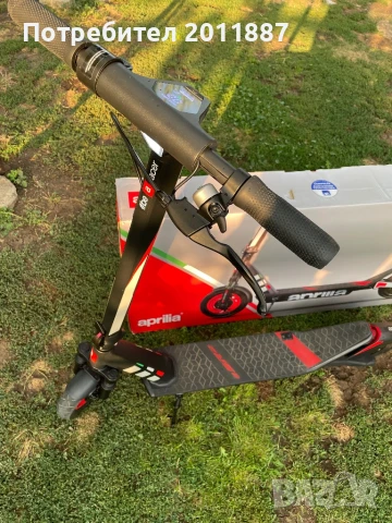 Електрическа тротинетка Aprilia eSR2 перфектно състояние, снимка 5 - Скейтборд, ховърборд, уейвборд - 51211427