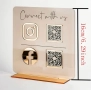 Персонализирана акрилна стойка за QR код – бяло и златисто, подходяща за Google My Business, снимка 4