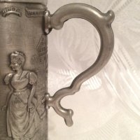 Старинна немска калаена чаша серия "Lindenwirthin" лична колекция нова, снимка 5 - Антикварни и старинни предмети - 43037532