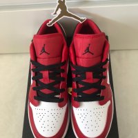 Маратонки оригинални NIKE AIR JORDAN 1 LOW BULLS, снимка 4 - Маратонки - 43386851