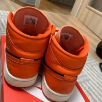 Jordan 1 Mid Orange Black , снимка 4 - Дамски ежедневни обувки - 43966718