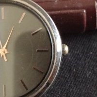Марков дамски часовник ANNE KLEIN  WATER RESISTANT 100 futa стил и комфорт много красив 42549, снимка 4 - Дамски - 43744714