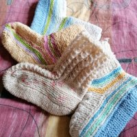 Ръчно плетени чорапи , снимка 1 - Други - 38096511
