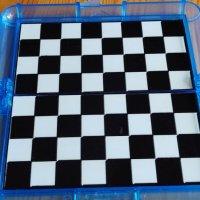 Кутия за мини магнитен шах, снимка 1 - Шах и табла - 37515513