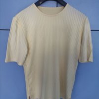 Тениска / блуза в приятен светло жълт цвят, снимка 1 - Корсети, бюстиета, топове - 37867754