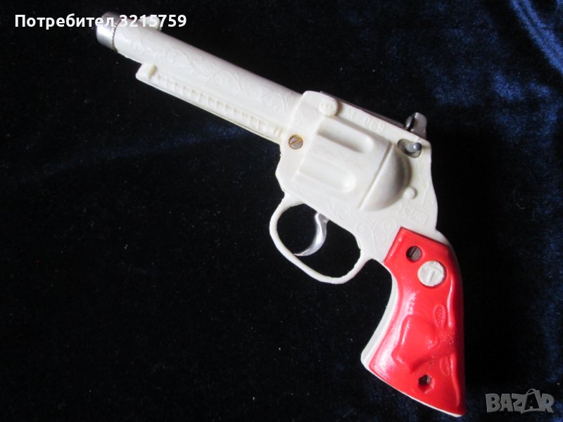 70-те детска играчка -бакелитов пистолет за капси, снимка 1