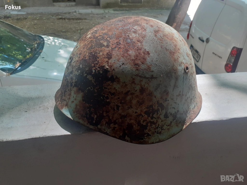 Стара каска, снимка 1