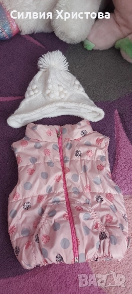 Продавам грейка с подарък шапка към нея рр 86, снимка 1