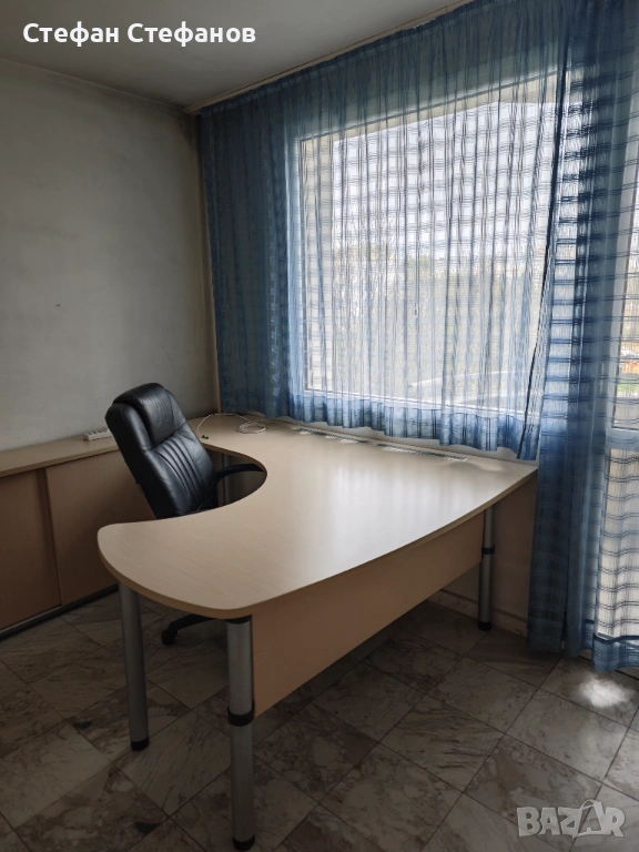 Голямо офис бюро, снимка 1