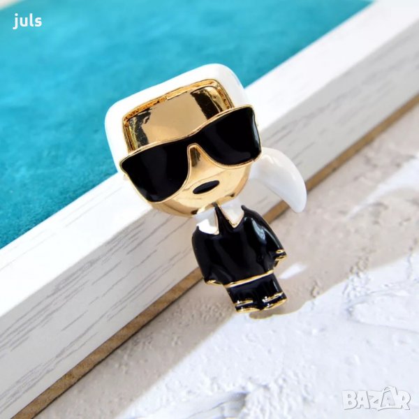 Брошка с KARL LAGERFELD, значка, снимка 1