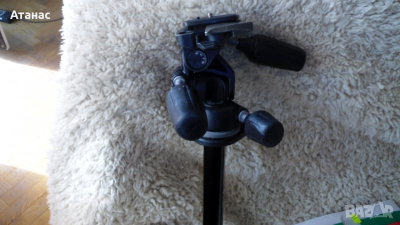 Глава за статив Manfrotto 804RC2 Basic Pan Tilt Head трипозиционна технополимерна с плочка, снимка 1