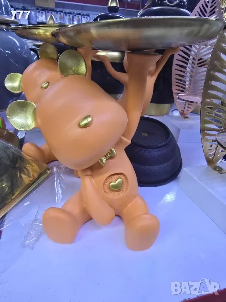 малки фигурки с подноси табли, снимка 1