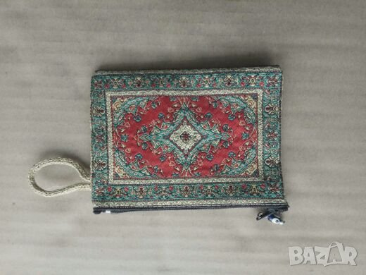 Продавам винтидж шарено портмоне, снимка 1
