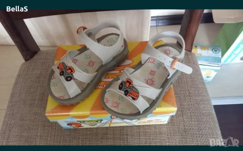 Детски сандали , снимка 1