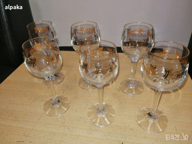 Продавам сервиз 6 чаши за вино. чешки кристал, снимка 1