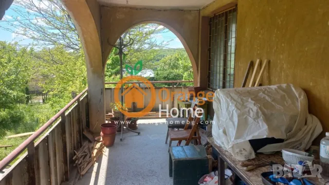 Отлична триетажна масивна къща 240 м2, на 13 км от Варна, с. Орешак, снимка 6 - Къщи - 50305541