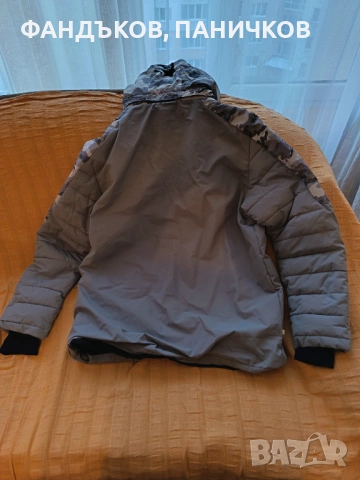 Продавам много запазено оригинално зимно яке ELESSE, размер ХХЛ, снимка 2 - Спортни дрехи, екипи - 53045322