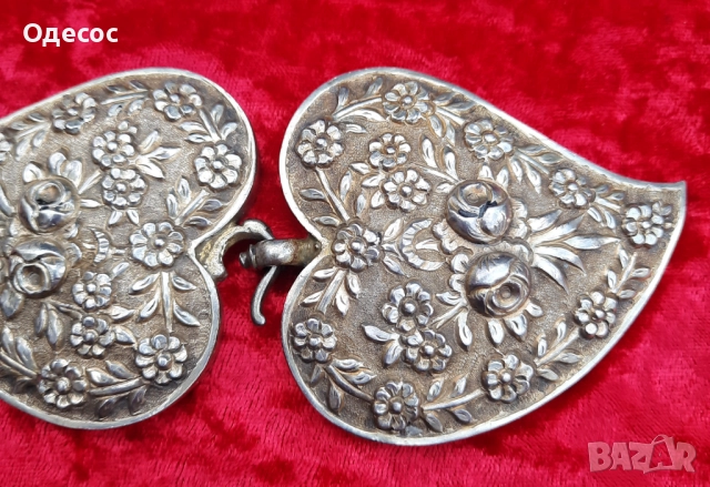 Възрожденски сребърни пафти със следи от живачна позлата, снимка 4 - Антикварни и старинни предмети - 52551493