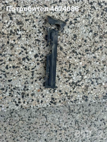 Малък преден дефозьор на Ауди Audi A8 H4 D4 само за 10лв. 4h0121281а, снимка 2 - Части - 52727062